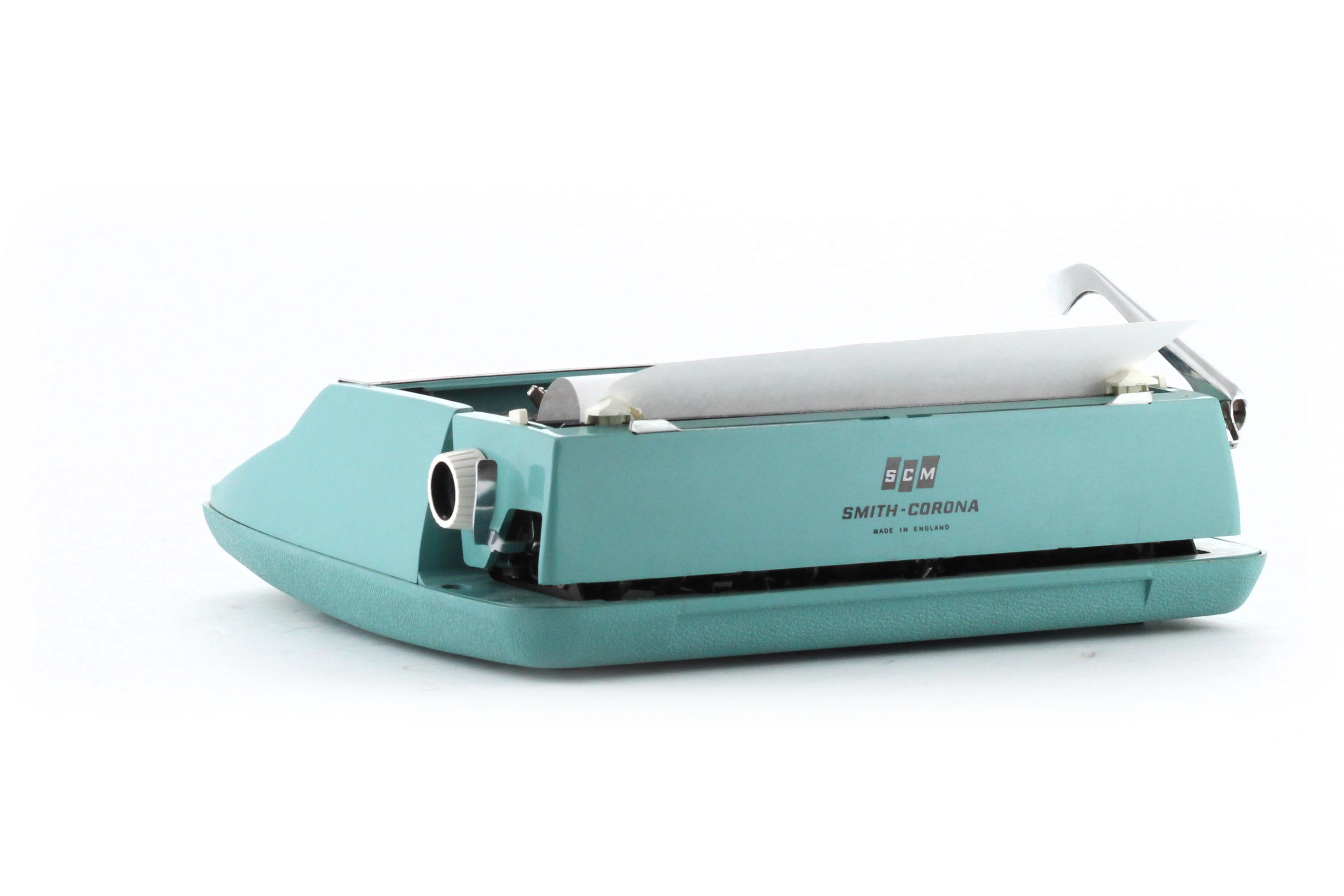 MAL | SMC Smith Corona Corsair Deluxe Portable Typewriter