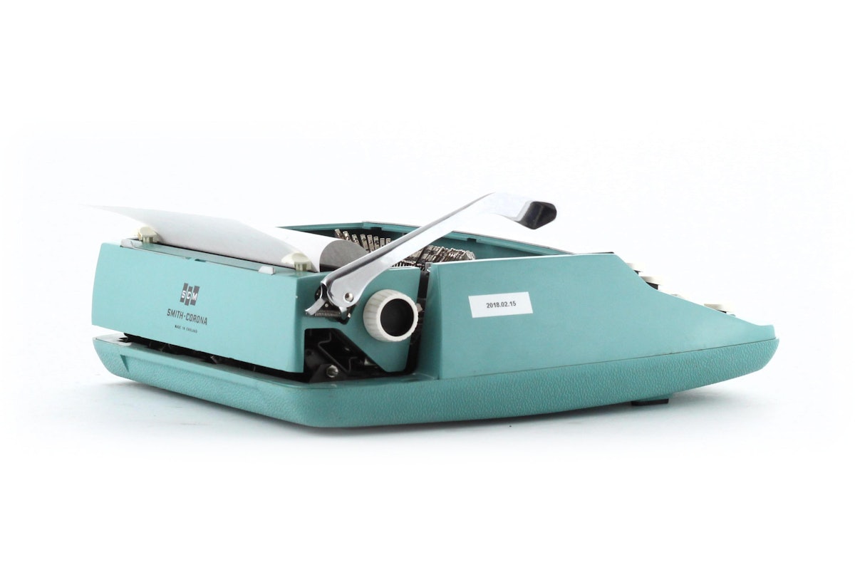 SMC Smith Corona Corsair Deluxe Portable Typewriter